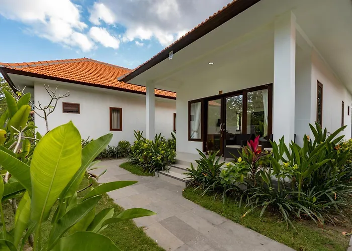ホテル Nusa Indah Onai 3*
