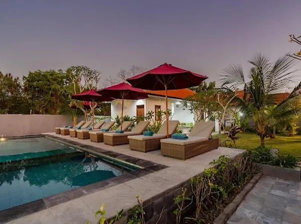 ホテル Nusa Indah Onai 3*