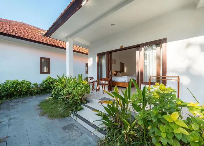 ホテル Nusa Indah Onai 3*